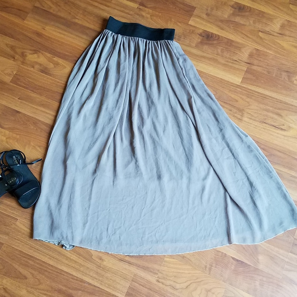 Flowy Long skirt